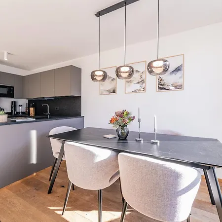 Modern Apartment With Panoramic View Neukirchen am Großvenediger Exterior photo